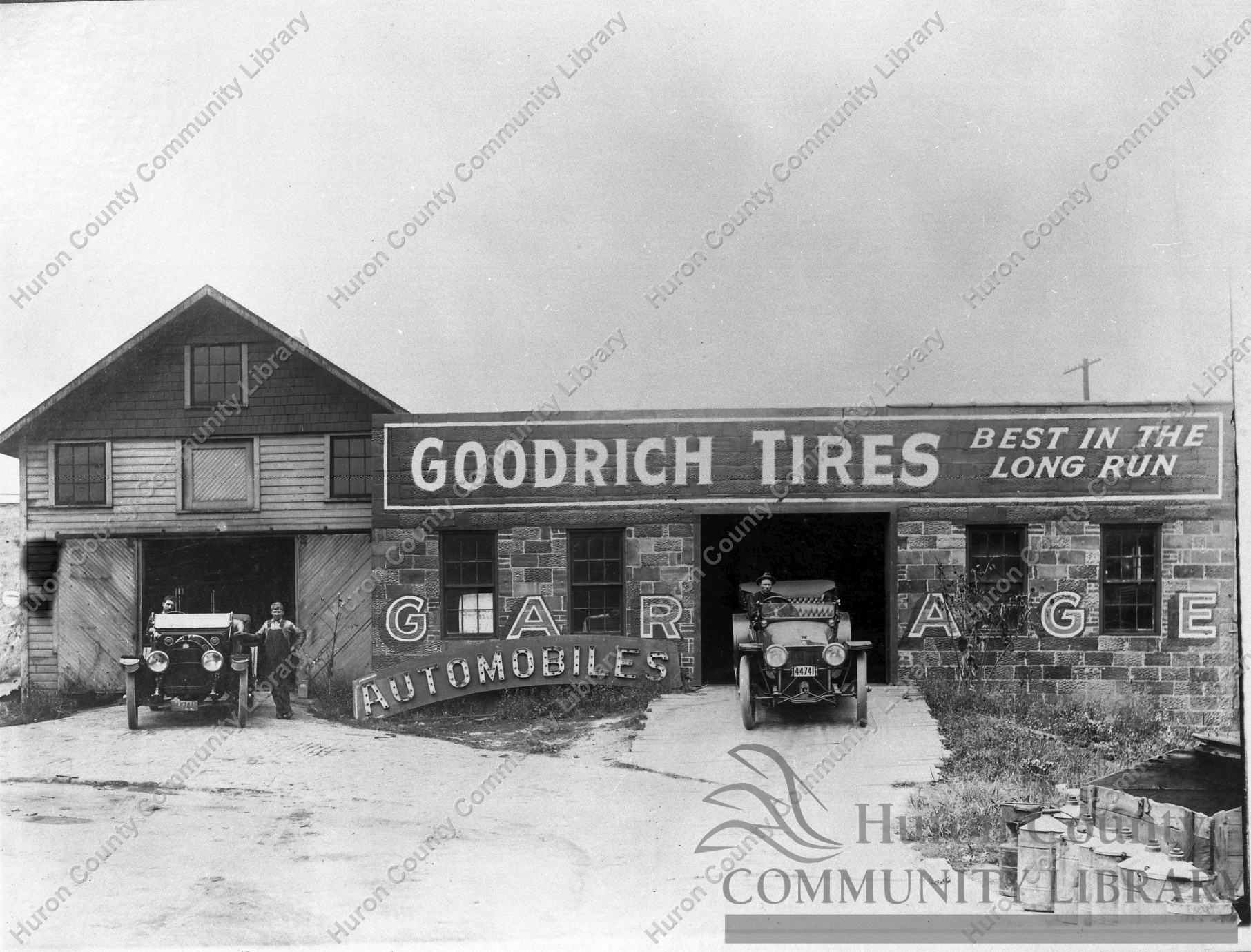 Garage & Automobiles - 1913