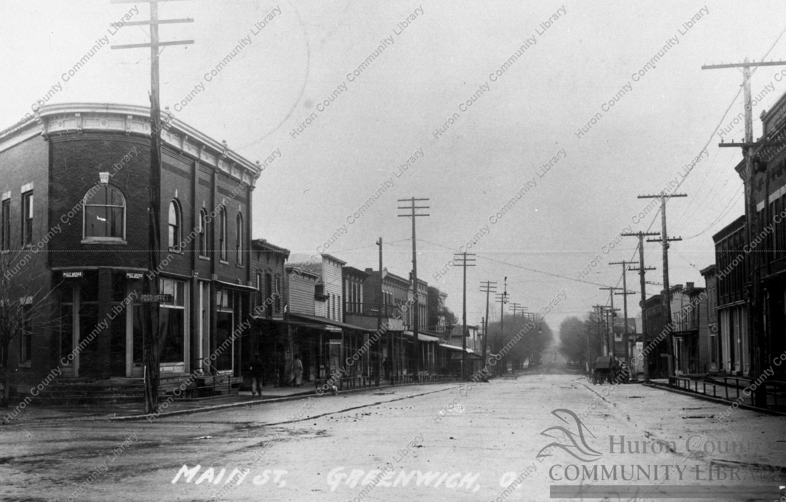 Main St. in Greenwich showing U.S.Post Office on left front 1907