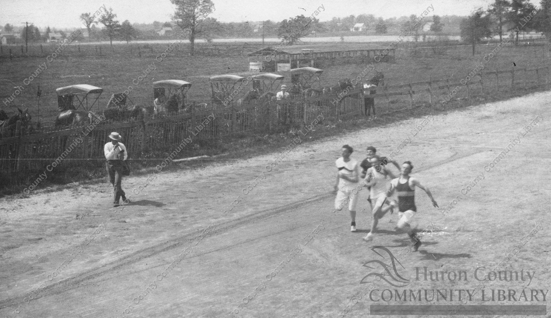 Norwalk, OH Street Scenes from Norwalk Reflector Herald 10/06/1934 See photos 1062, 1065, and 1066.