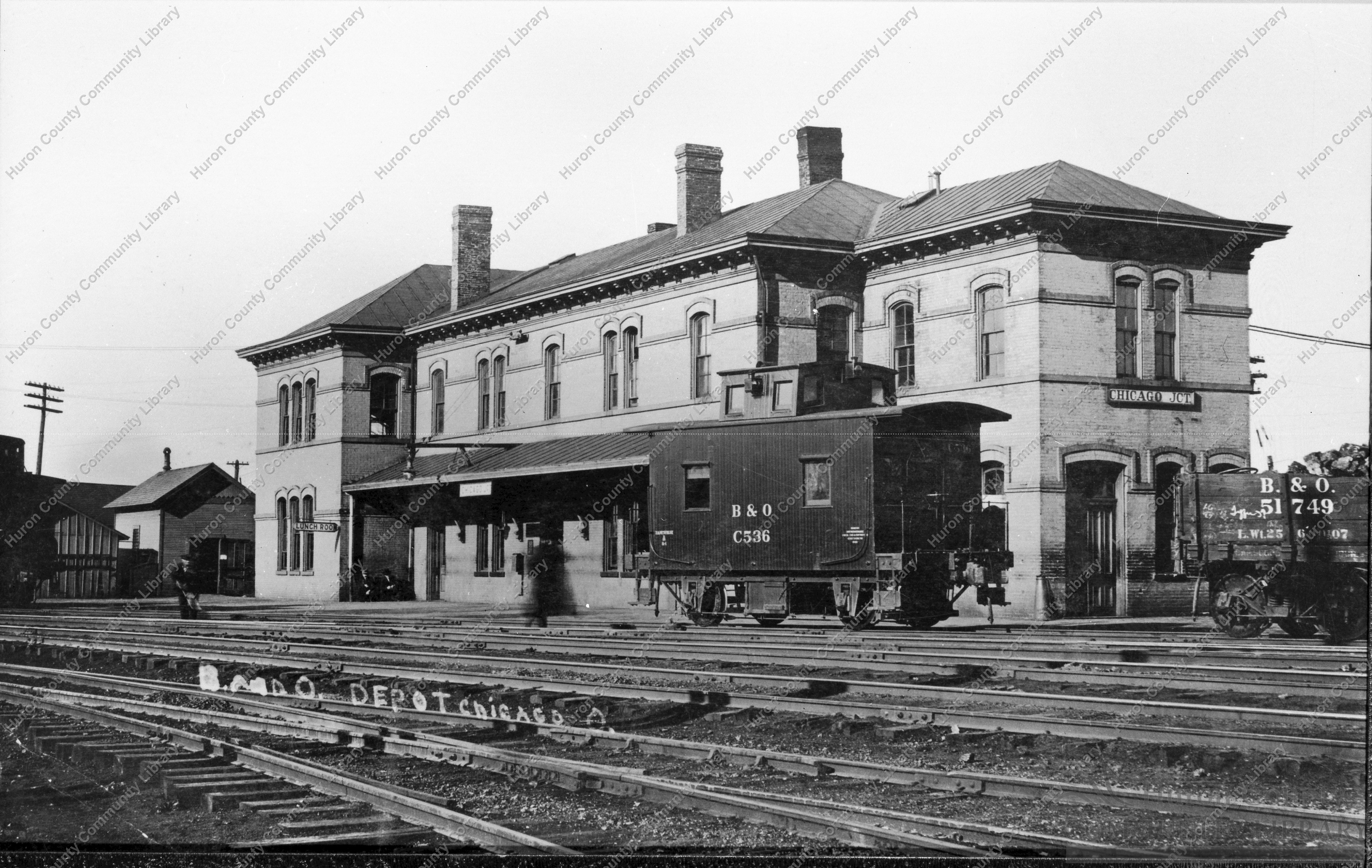 B & O Depot 1895 shows short four wheel caboose