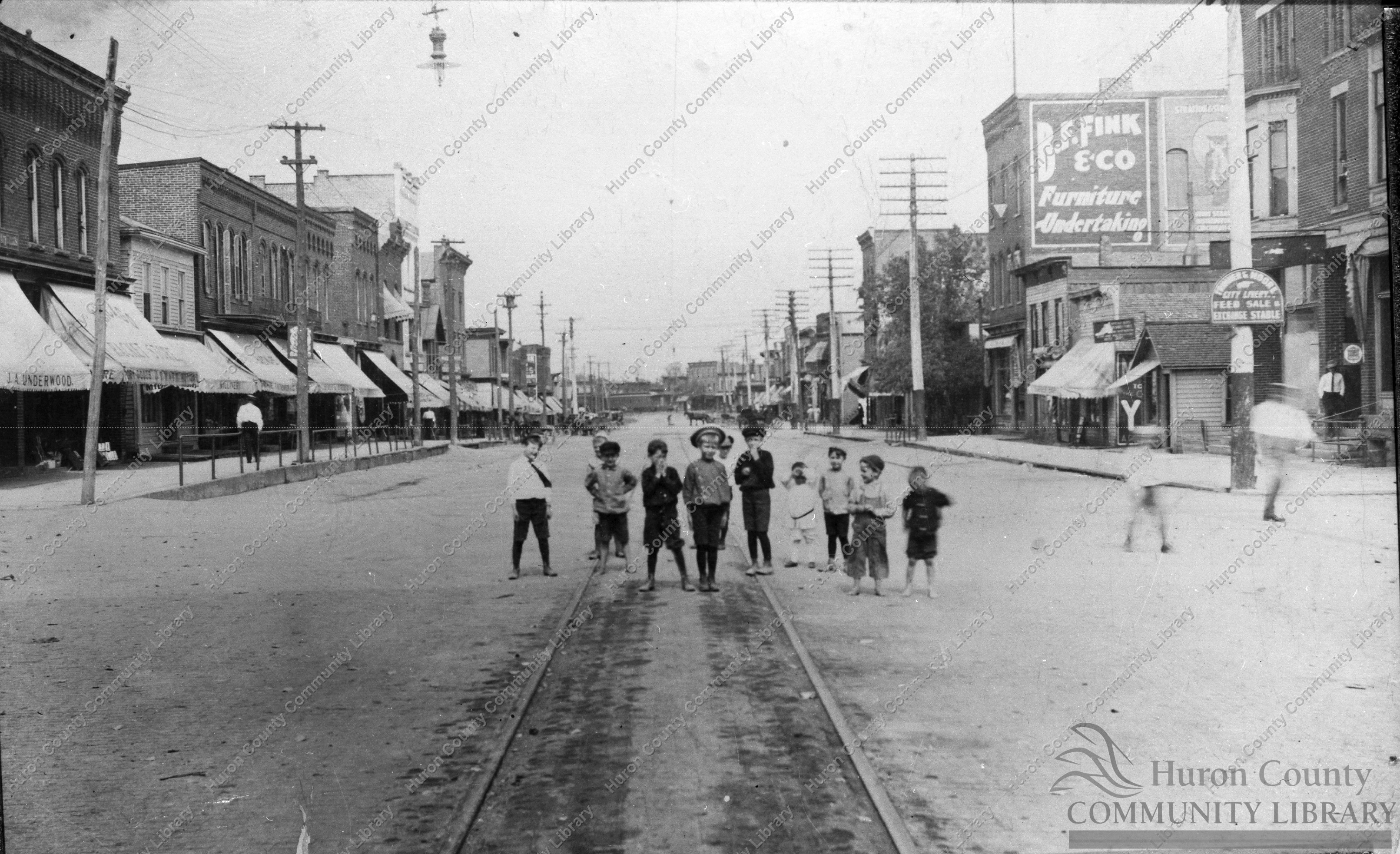 Postcard picture of Myrtle Ave. 1909