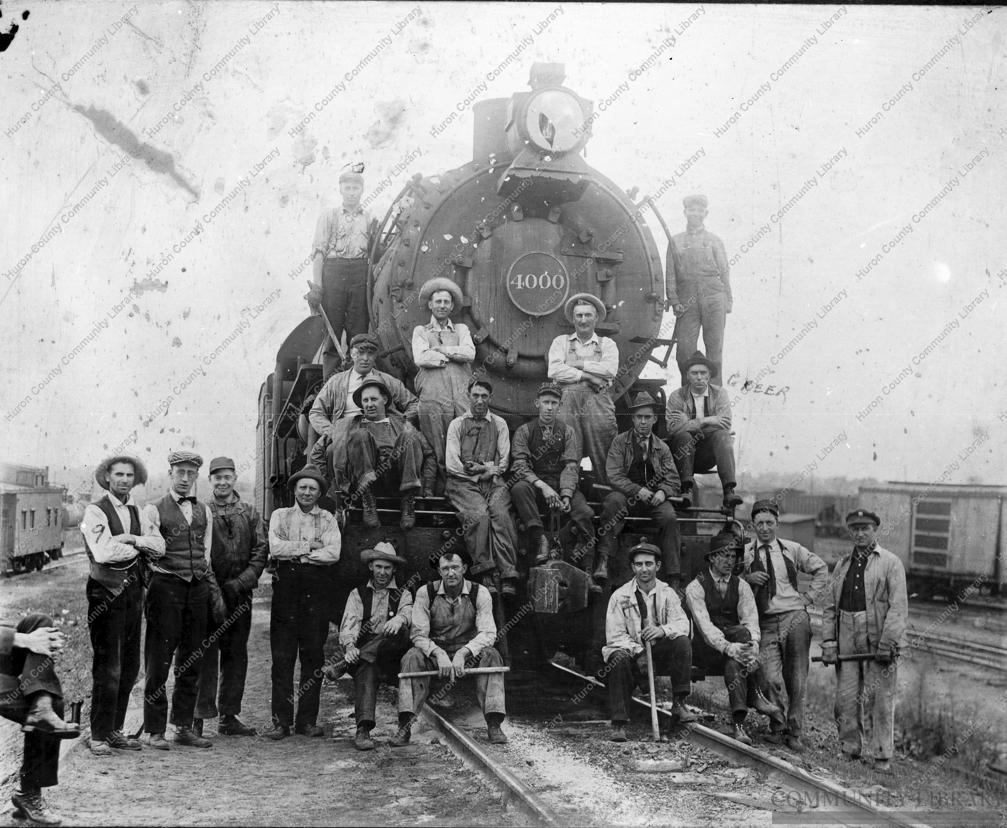 Engine No 4000 Hump Crew
