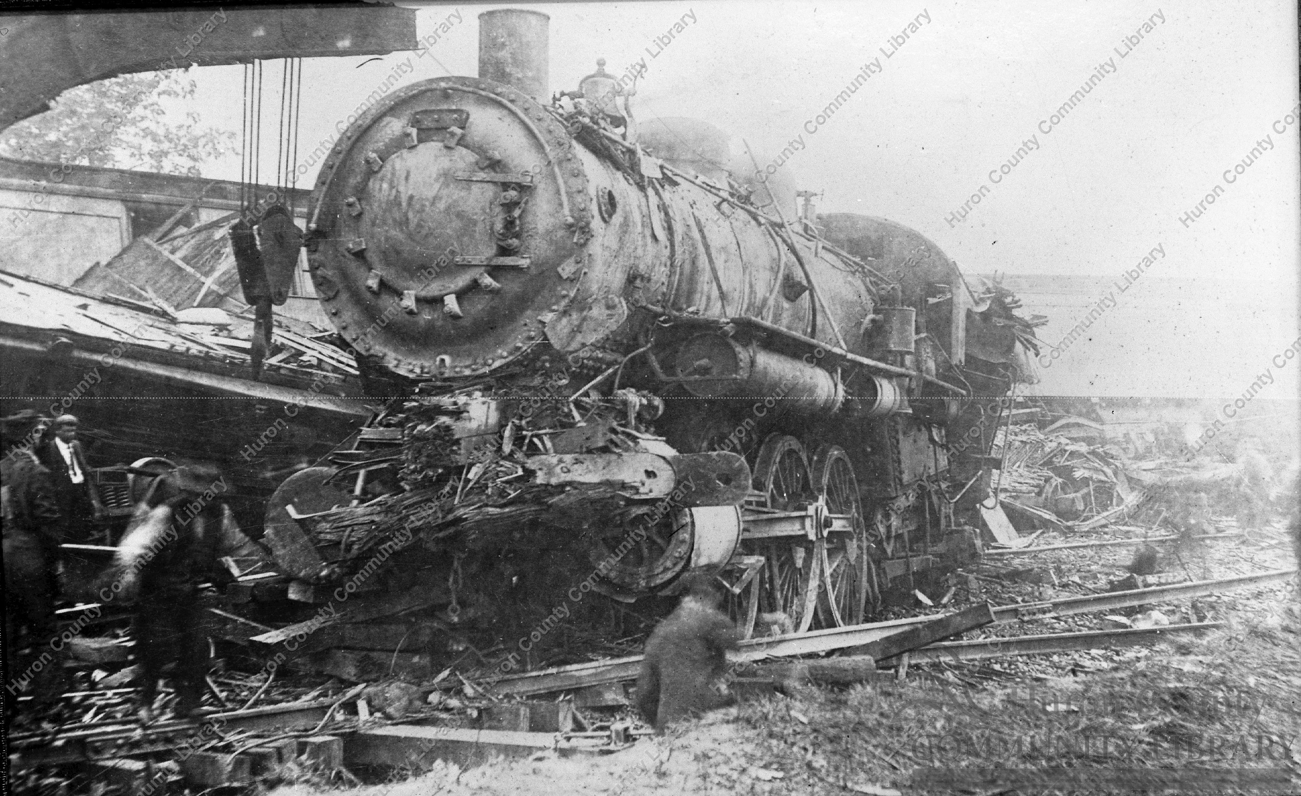 Engine 2131 as it is being rerailed