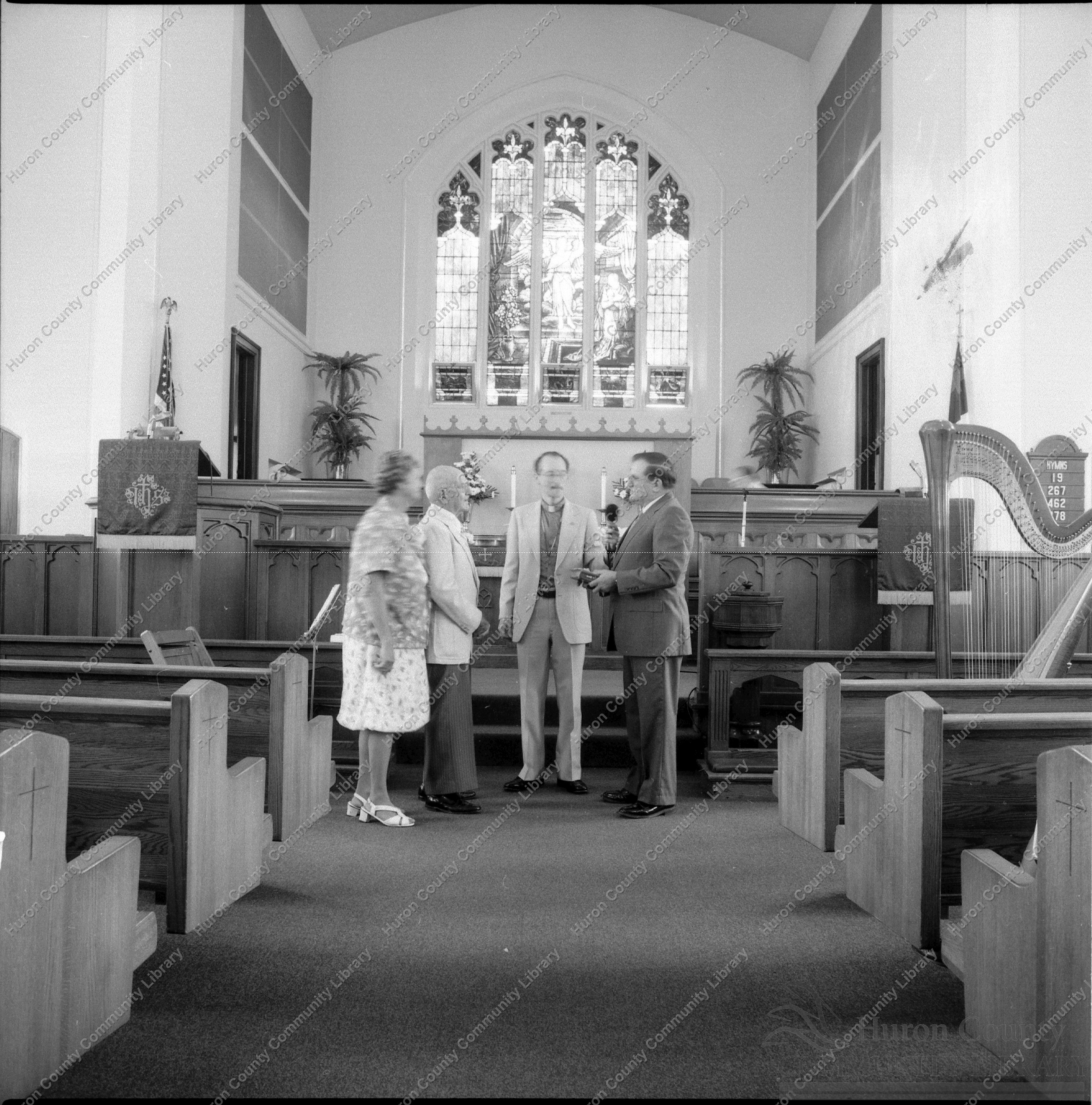 Grace Methodist awarding Dr. Herion for longest Tenure (10 Years) 1987