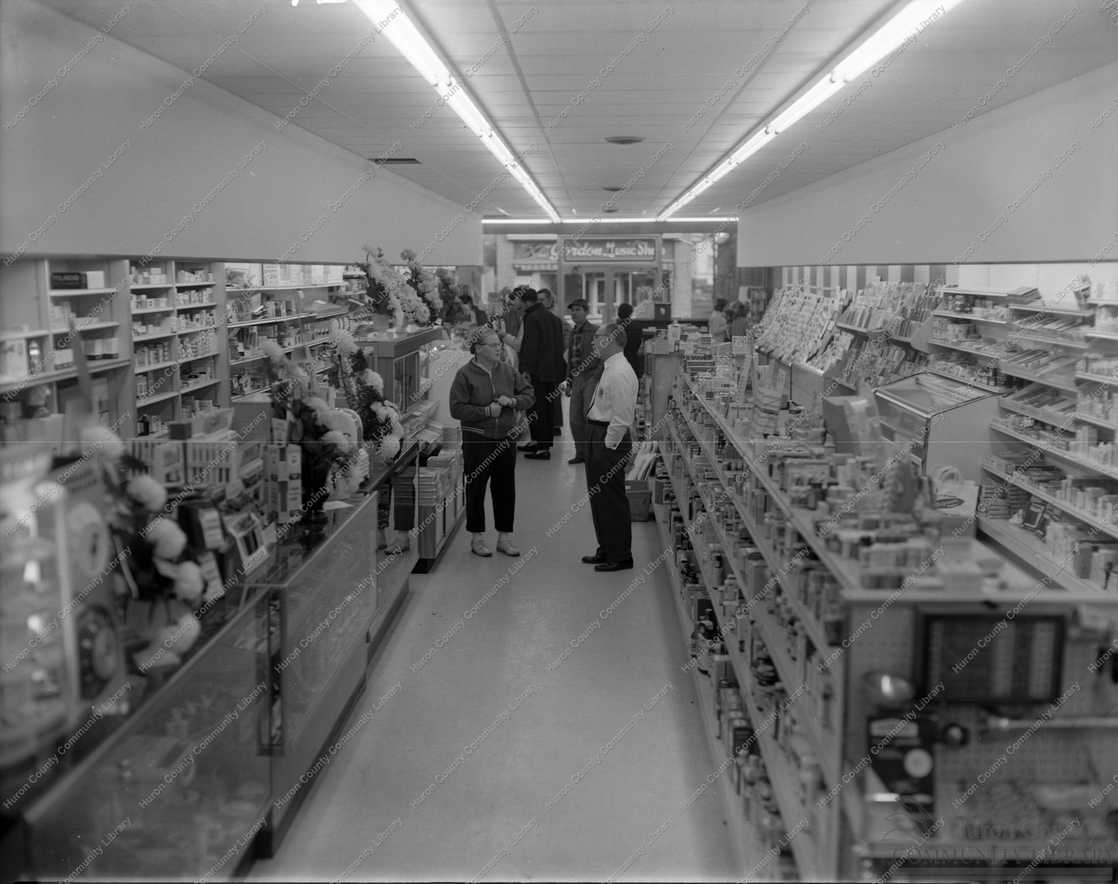 Inside Jackson's Drug Store 11/21/63 now part of Trustcorp