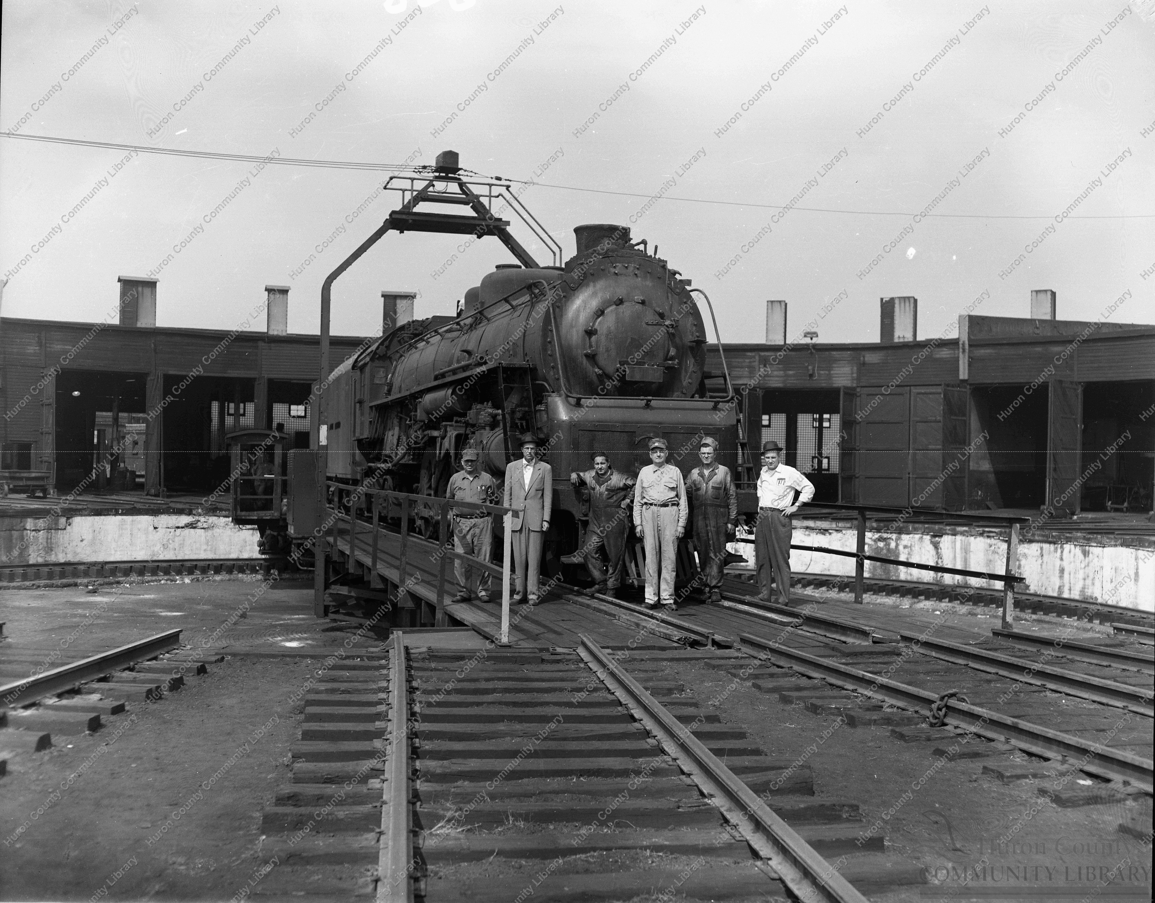 Last Steam Engine out of Willard (1960 - Turntable) Eng. 5708 (a4-6-2)